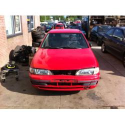 Nissan Almera 1.4i 16v Rood Hb