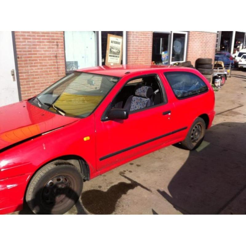 Nissan Almera 1.4i 16v Rood Hb