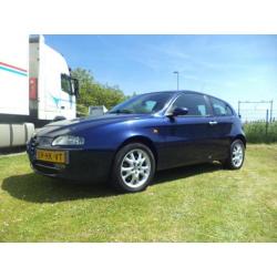 Alfa Romeo 147 1.9 JTD Distinctive