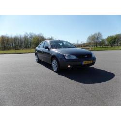 Ford Mondeo 2.5 24V Ghia 125KW Sedan AUT 2002 Grijs