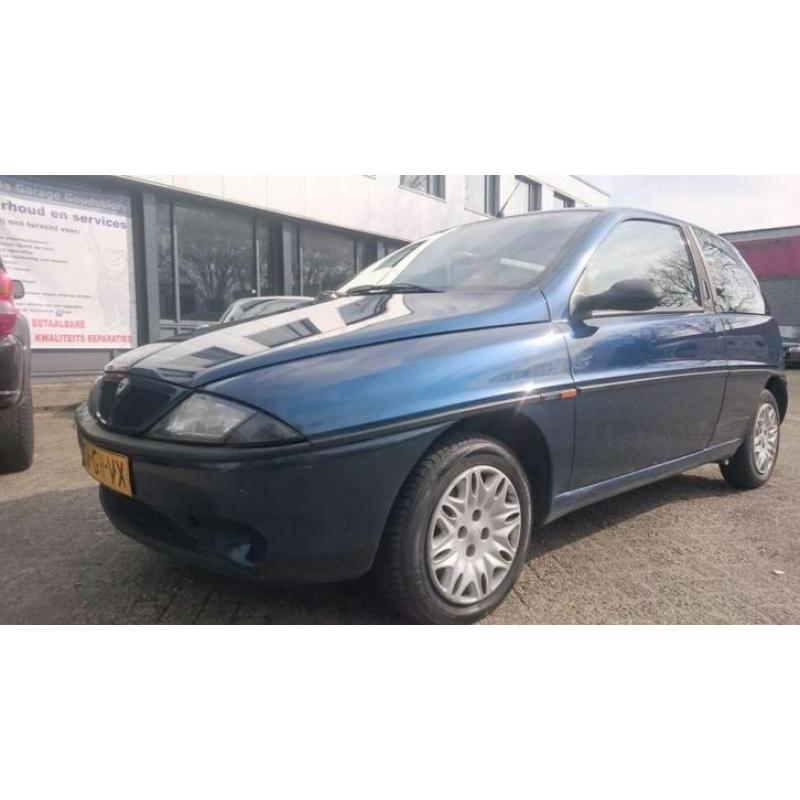 Lancia Ypsilon 1.2 elefantino blu