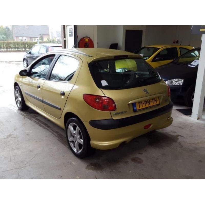 Peugeot 206 1.1 pop (bj 2004)