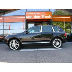 Porsche Cayenne 4.5 s automaat navi leder xenon lucht vering