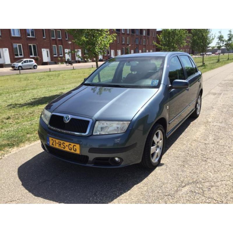 Skoda Fabia 1.4 55KW 16V AUT 2005 Grijs Airco NAP!