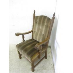 Fauteuil met eiken houten armleuningen,