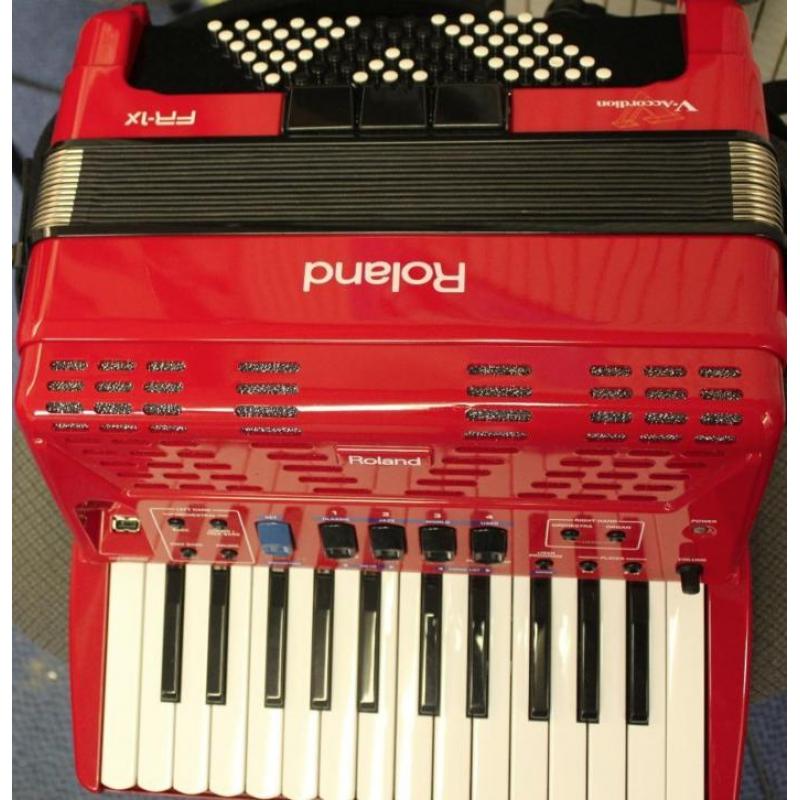 Roland V.accordeon FR-1x