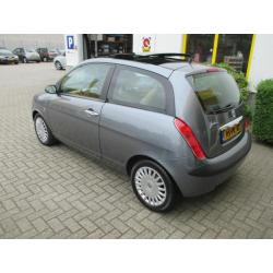 Lancia Ypsilon 1.4 Automaat Platino Panorama Clima Cruisecon