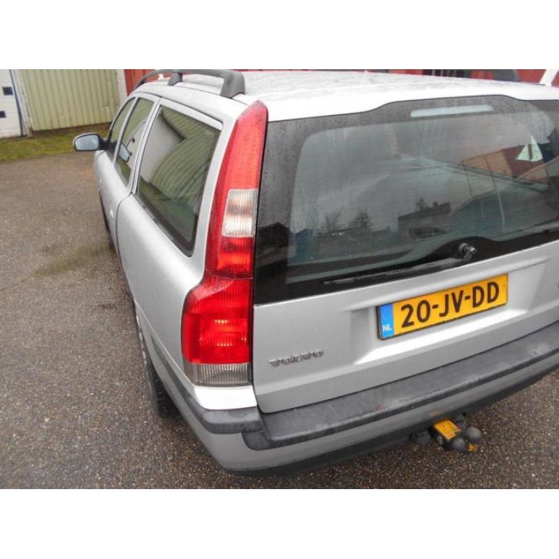 Achterklep voor V70 2000-2007 kleur; 426 zilvergrijs met.