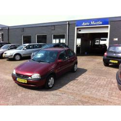 Opel Corsa 1.2 I 16V 3D 2000 Rood Stuurbekrachtiging