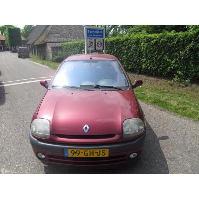 Renault Clio 1.6 RN AUT 1998 153733 km nieuwe apk