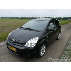 Toyota Corolla 2.2 D-4D 16v 180pk mpv airco 2006 (bj 2016)