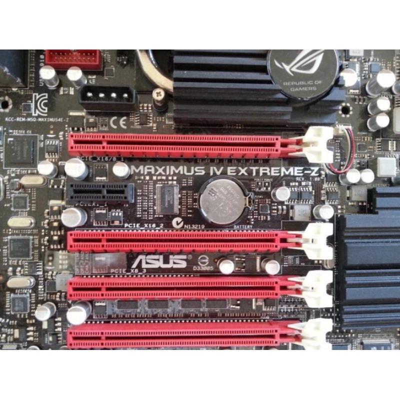 ASUS Maximus IV Extreme-Z, LGA 1155/Socket H2