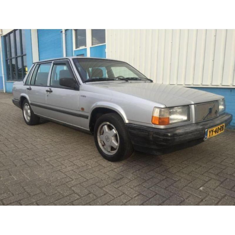 Volvo 740 2.3 GL/roest vrij (bj 1990)