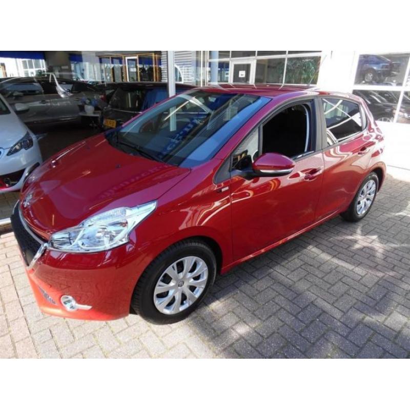 Peugeot 208 1.2 PURE TECH STYLE PLUS CLIMA 5 DEURS 6000 KM