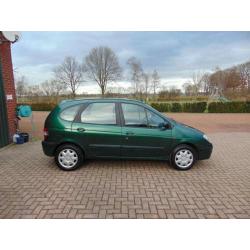 Renault Scénic 1.4-16V, Bj 2000. Hoogzitter Nu E999,--