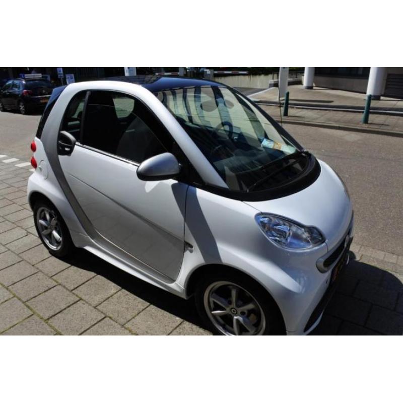 Smart Fortwo coupé 1,0 MHD PASSION leer / navi/ airco/ panor