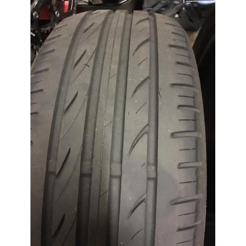 2 x 195/55 R15 85 V autobanden 5mm profiel