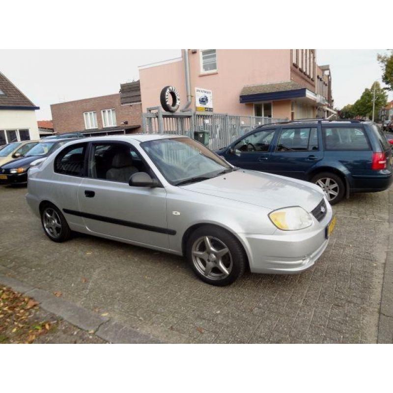 Hyundai Accent 1.3 active Air (bj 2004)