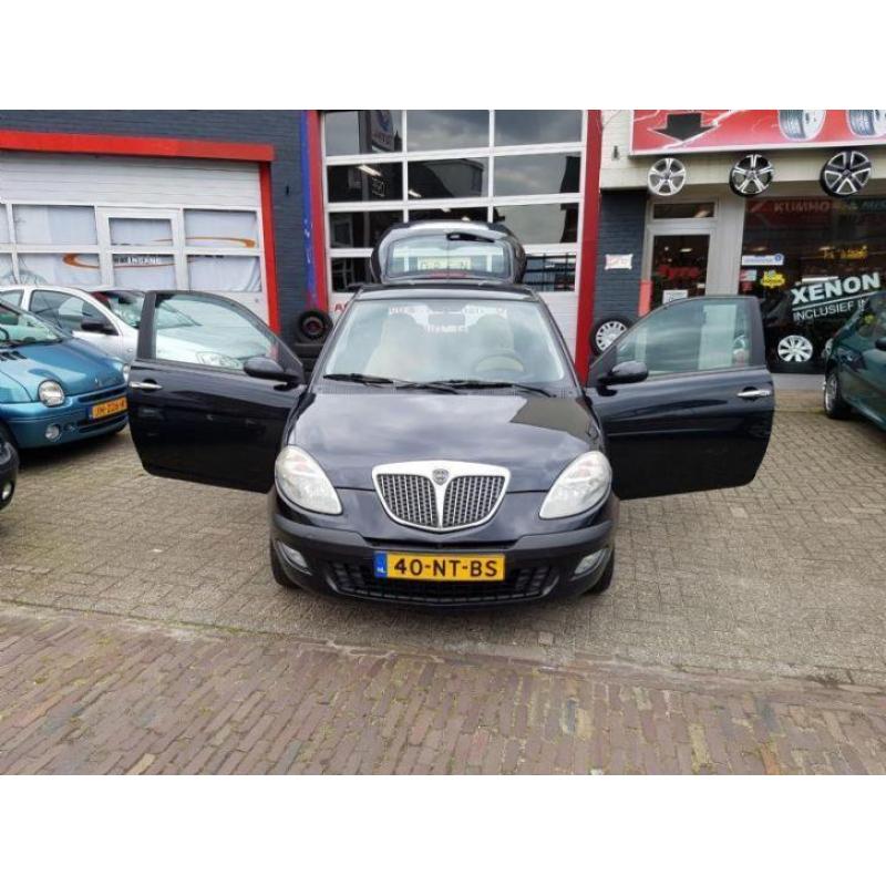 Lancia Ypsilon 1.2-16V Argento. Zeer nette auto. (bj 2004)