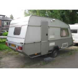 Kip Grey Line 42 EKS bj 1993 met treinzit en vastbed