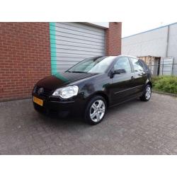 Volkswagen Polo 1.4 TDI 51kw 5-Drs Airco! Bj:2006 NAP!