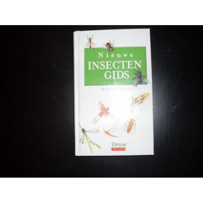 Nieuwe insectengids, geschreven door M. Chinery & M. Chinery