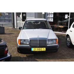 Mercedes-Benz 260 E AUTOMAAT 30 JAAR OUD, ERG MOOI