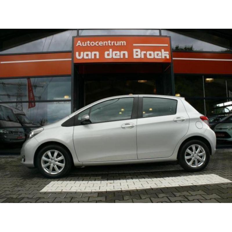 Toyota Yaris 1.3vvti executive automaat achter uit rij camer