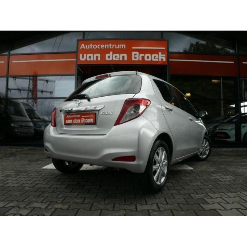 Toyota Yaris 1.3vvti executive automaat achter uit rij camer