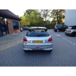 Peugeot 206 1.6 16v Quicksilver Bj 2002