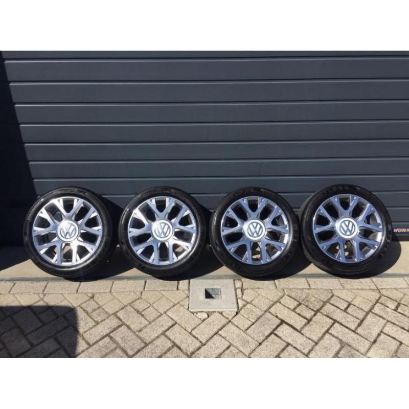 Originele Volkswagen UP 16" Cross Velgen + Zomerbanden