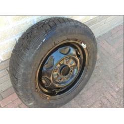 Te koop goede Pirelli banden + velgen