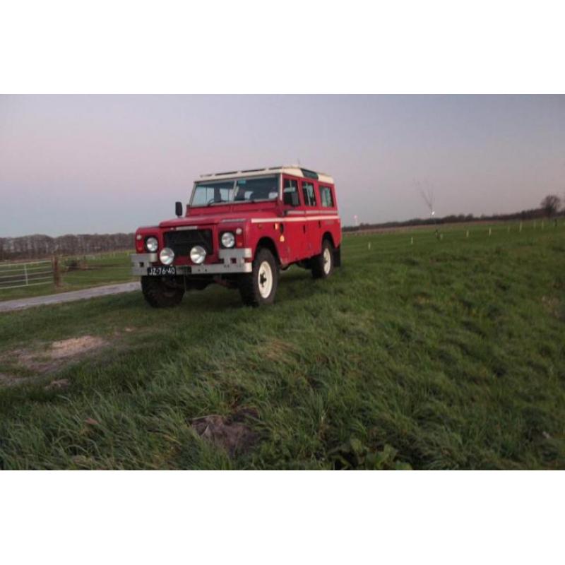 BELASTINGVRIJ!! Defender 109 met 4.0L dieselmotor! bj.1963 !