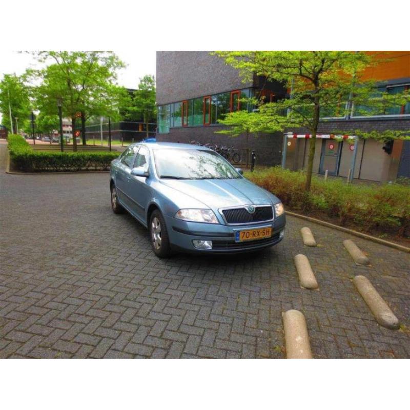 Skoda Octavia 1.6 FSI Elegance airco-ACC