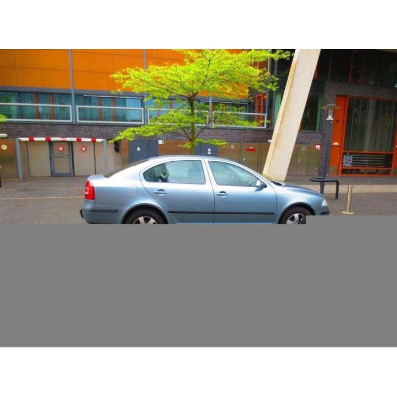 Skoda Octavia 1.6 FSI Elegance airco-ACC