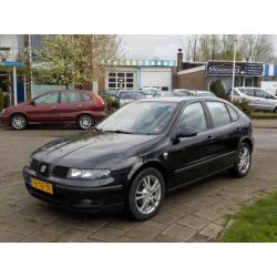 Seat Leon 1.6 16V 77KW 2004 Zwart+ cruise control!