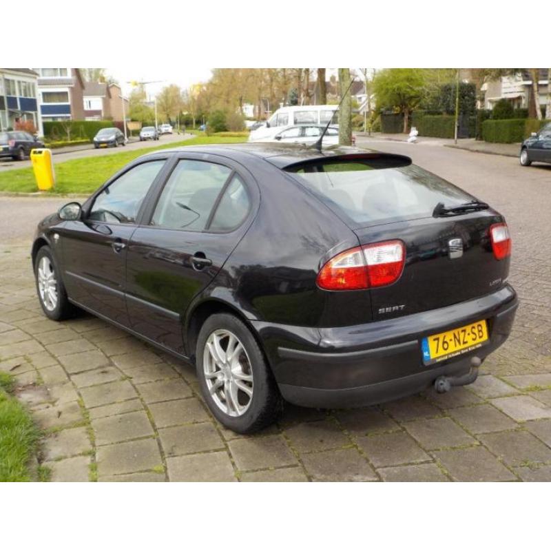 Seat Leon 1.6 16V 77KW 2004 Zwart+ cruise control!