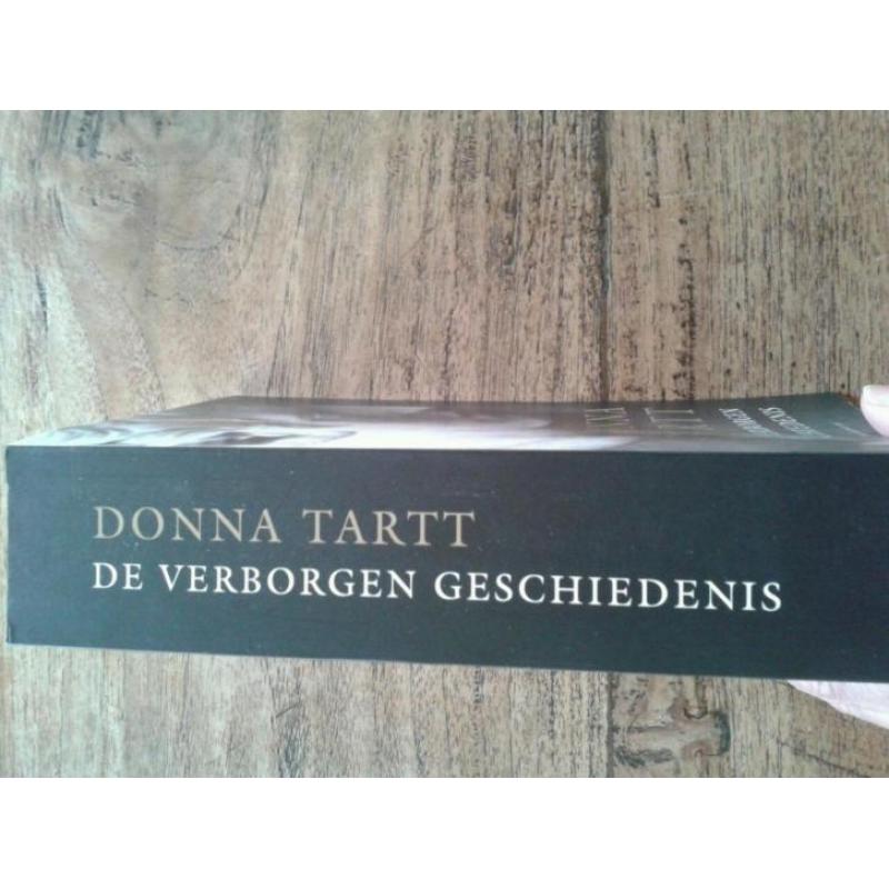 De verborgen geschiedenis (Donna Tart). Ongelezen!