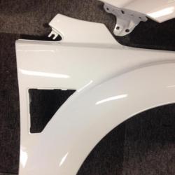 Ford FOCUS RS 2009-2011 MK2 spatbord origineel. WIT