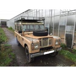 Land Rover 109 diesel uit 1975 mrb vrij met nieuwe apk