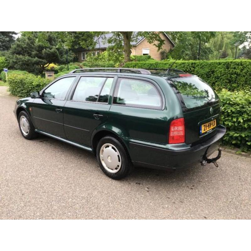 Skoda OCTAVIA COMBI 1.6 CLASSIC