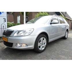 Skoda Octavia Combi 1.6 TDI GREENTECH ELEGANCE navigatie/Ecc