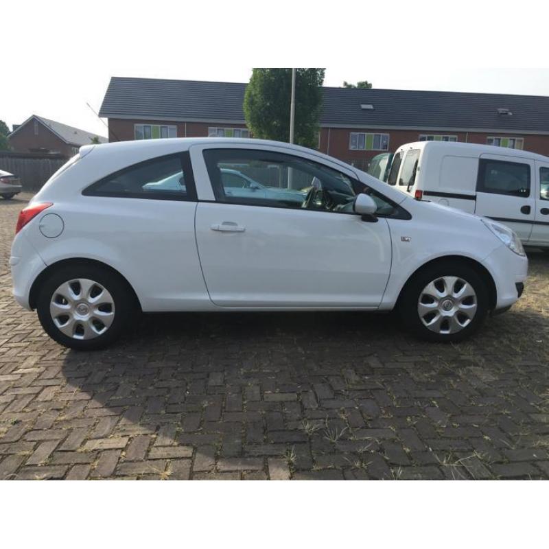 Opel Corsa 1.3 Cdti 3D 55KW 2008 Wit NAP/airco/Parrot/