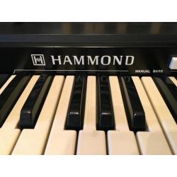 Hammond Orgel B300 en Leslie box en digital Drummer