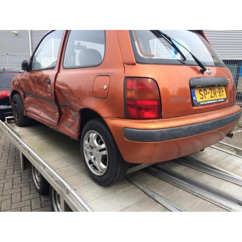 Micra met rijbareschade