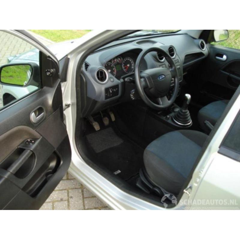 Ford Fiesta 1.4i - 16v AIRCO 5 DEURS (bj 2008)