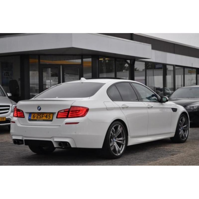 BMW 5 Serie M5 F10 4.4 V8 Driver's Package 575PK Full Option