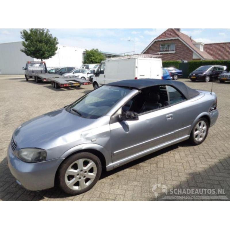 Opel Astra 2.2 i cabrio (bj 2002)