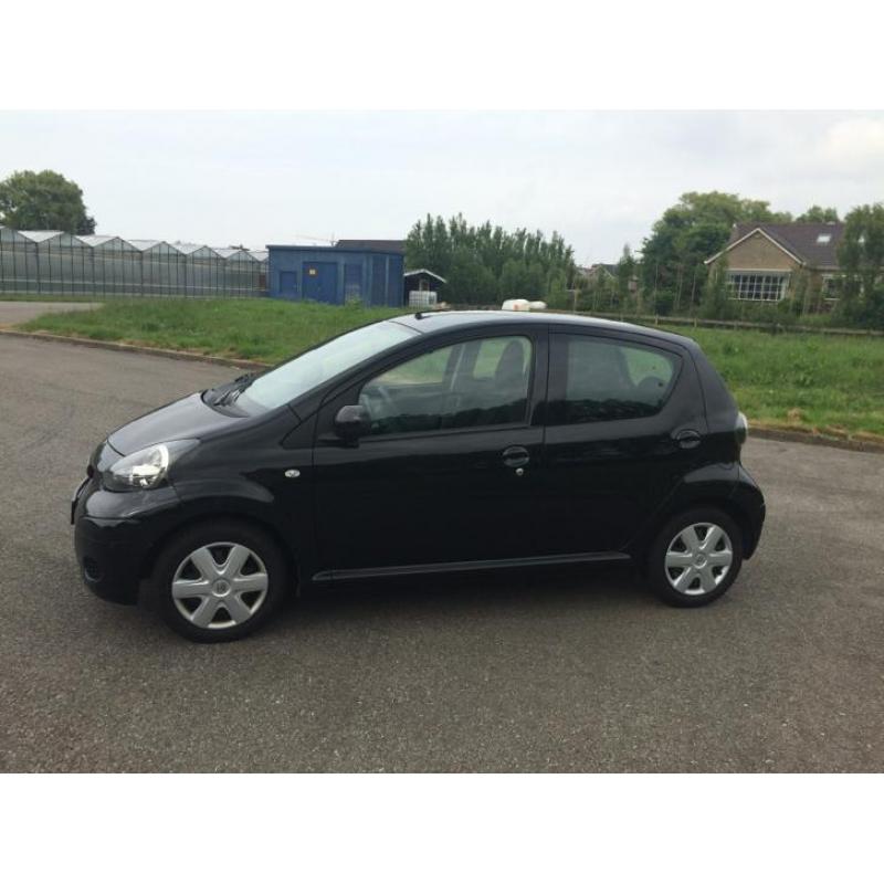 Toyota Aygo 1.0 12V Vvt-i 5DRS 2010 Zwart