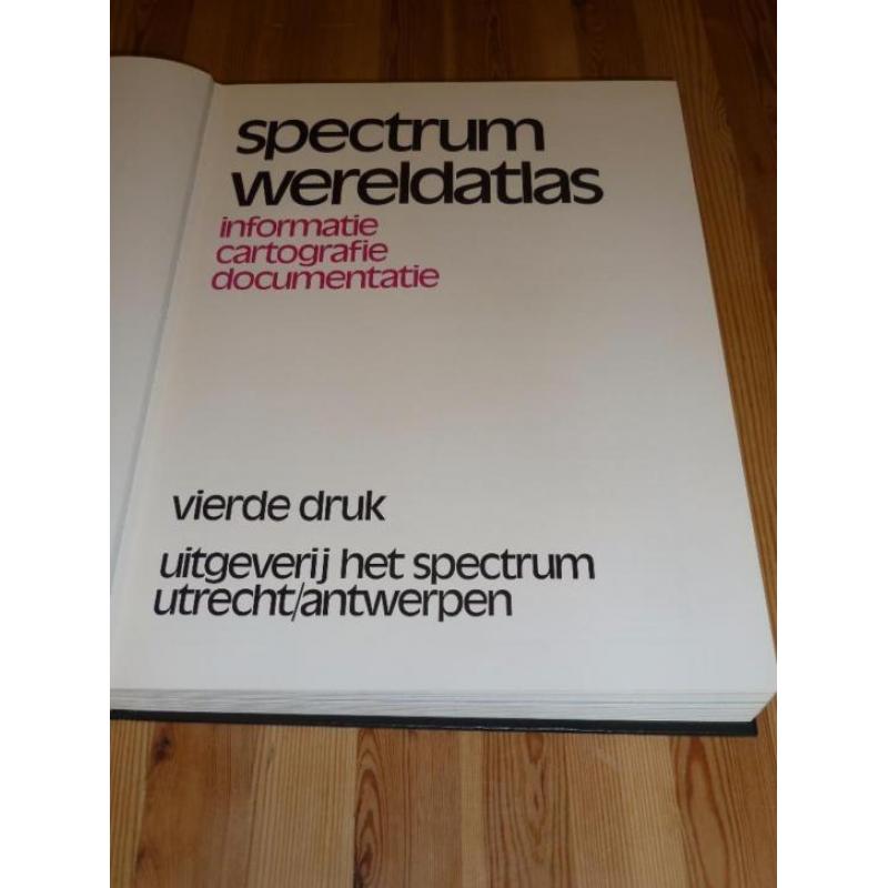 Spectrum wereldatlas - informatie, cartografie, documentatie